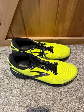 Brooks Ghost 15 Shoes Mens Size 15 Neon Yellow Athletic Running Walking Sneakers
